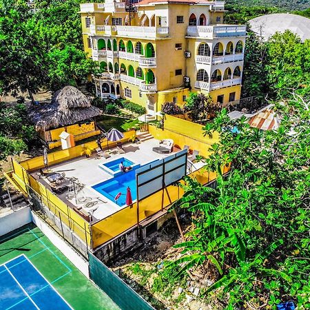 Takuma Boutque Hotel Hotel Rooms & Suites Montego Bay Exterior photo